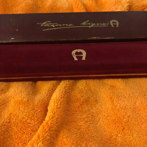 Watch - Picture 1 of 4